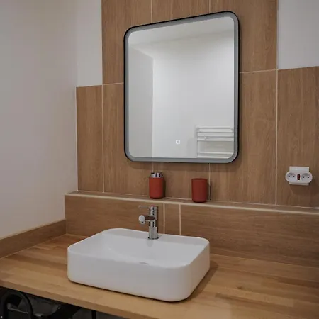Cinemaroom Apartment *