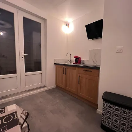 Cinemaroom Apartment